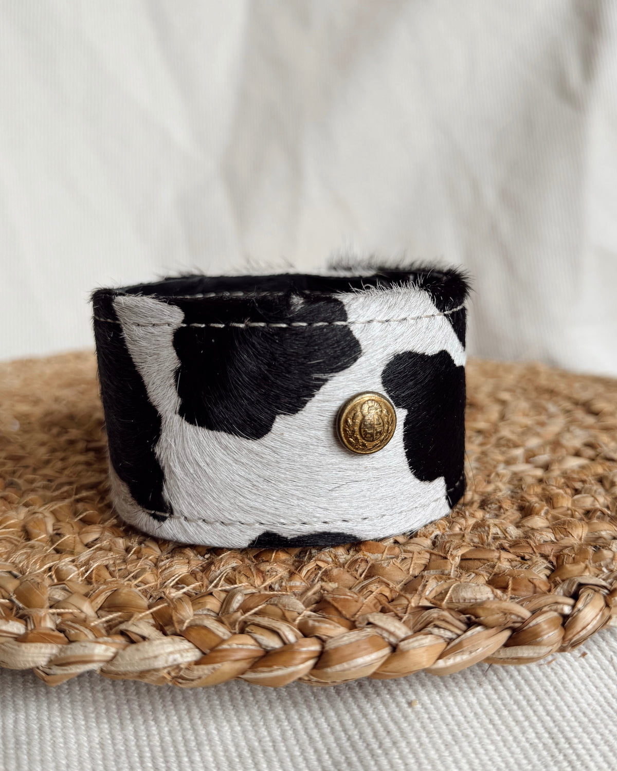Posa mate vaca negro · TO CLOUDS
