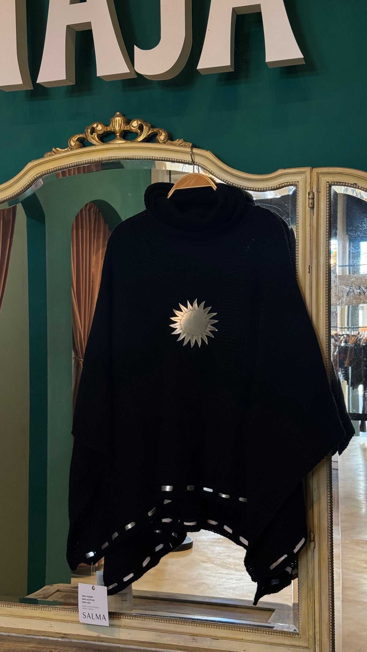 Poncho Patria negro · SALMA